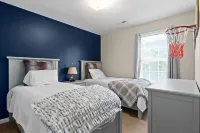 Single Family Home in a Beautiful Neighborhood Hotels in Clarksville