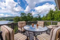 Beautiful Lake Glenville Mountain Getaway