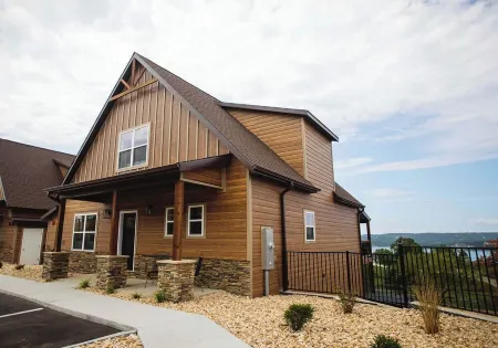 5-bedroom lodge on Table Rock! Game room w/ arcade & shuffleboard, lazy river!