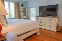 New! Amazing Waterfront Island Breezes - Heated Pool, Dock!