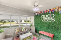 King bd / Charming 2 story cottage w/ Private Yard โรงแรมในออร์ลันโด