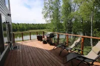 Lake front - 2 bedroom, 1 loft home with hot tub