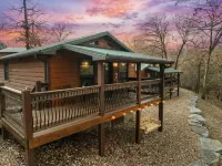 March Sale! Lakefront Cabin directly on Table Rock Lake: w/Pool+Hot Tubs - 4-Star