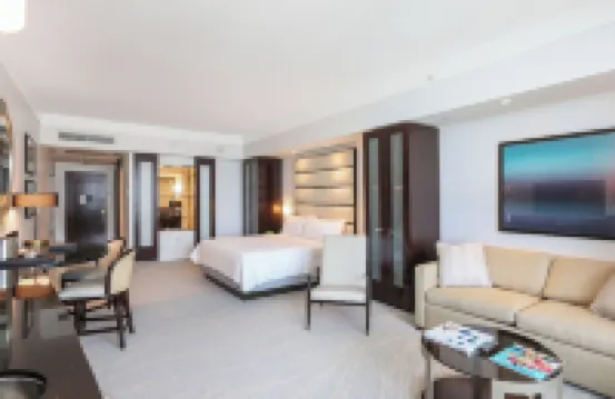 Fontainebleau Sorrento OceanView Jr. Suite FREE valet & spa.pass No resort fees!