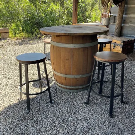 Stagecoach Cabin - Antique Western Charm