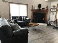 Beautiful and Spacious Pocono Chalet near all 4 season activities!