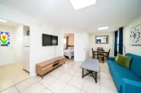 1BRM/1BA /Intracoastal View Terrace on the Beach and Boardwalk