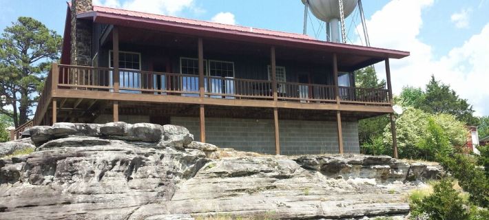 Calico Rock Cabin-500 Calico St 390 Chessmond Ferry Rd viewing the White River 伊澤德縣住宿飯店