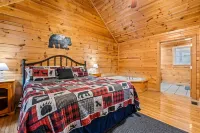 1BR Cozy Cabin - Romantic, Hot Tub, Couples, RELAX in Pigeon Forge