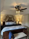 Cozy condo with amazing view of the Little Pigeon River in scenic Sevierville!