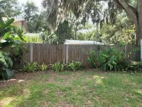 Charming Mt Dora 2 Bedroom House - 1 mile from Historic Downtown! Hotels in Mount Dora