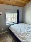 Sleeps 10, large deep water dock, 2 swim platforms- ladders & covered slip.