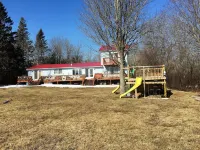 Oceanfront property with spectacular views of Acadia Park and cruise ships. Hotels in Lamoine