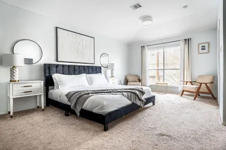 Quiet&CozyHideaway, NearDomain,HotTub,BBQ, FirePit,Patio, Desk🌟