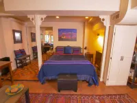 Private Edmonds Studio Apartment