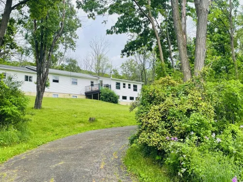 Peaceful space in the country. Deck&private indoor sauna. Surrounded by nature!