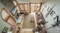 REMODELED! 2B/2B, Deck off10th GOLF Green, Dog Friendly, Pool, WIFI, in Resort!