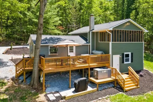 NEW STUNNING VIEW OVERLOOK MASSANUTTEN with HOT TUB and Adjoin SHEN NATL PARK!