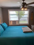 Cozy lakefront cottage (only minutes away from Oaklawn Park & Casino) 핫스프링스 호텔