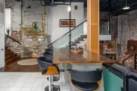 Local Discounts!-Charming Restored Schoolhouse Hotels in Newark