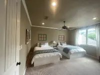 Lake front, three-story home! Great multi-family getaway with new WiFi!!