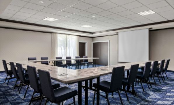 Courtyard Evansville East