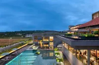 Saptha Resort and Spa - Infinity Pools