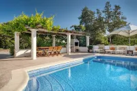 Beautiful house with large pool for 8 in the hills of San Jose very well located - Villas