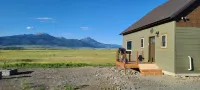 New Paradise valley cabin near Yellowstone National Park! Hotels in Pray