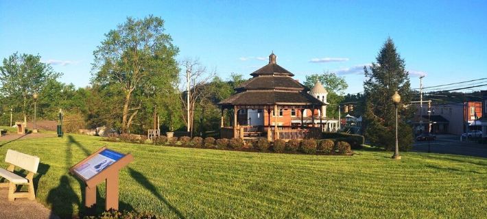 Superb British Colonial holiday home, greenhouse, outdoor deck, tropical garden キャベルのホテル