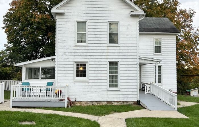 Renovated Farmhouse located near the C and O Canal