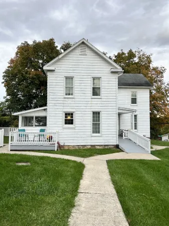 Renovated Farmhouse located near the C and O Canal