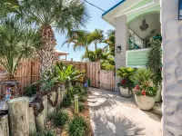"ParrotEyes FMB" North Island Beauty! Pvt Heated Pool, Total Renovation - ヴィラ