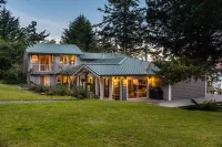 Amenity-Packed Waterfront Island Retreat