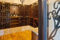 Five en-suite home just a few minutes from downtown Paso Robles