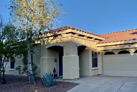 Heated pool at NO extra charge! Plan a trip to the beautiful desert! 🌵BOOK NOW! Отели в г. Сюрпрайз