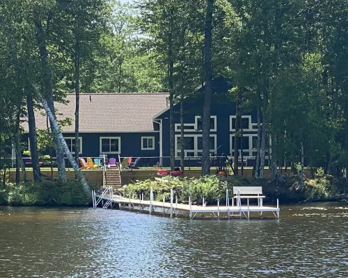 Luxury Eagle River Chain Home- Trail access, Free Firewood, & High Speed WIFI! Hotels in Washington