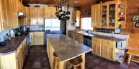 Red Rock Ranch Log Cabin: Large, Fully Furnished, 5 Bdr, sleeps 12, 3 levels