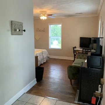 Large Private Room & Bathroom