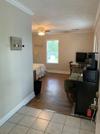 Large Private Room & Bathroom