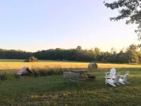 The Cottage @ Chestnut Hill Guest House & Farm