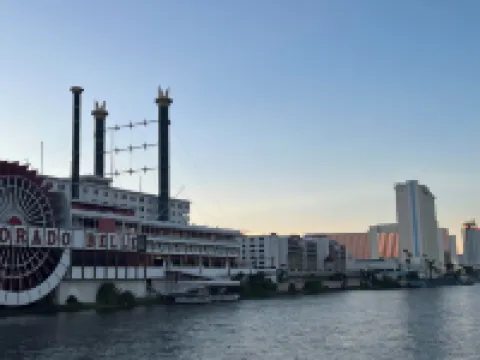 Cozy home away from home, close to lake and casinos 布爾黑特市住宿飯店