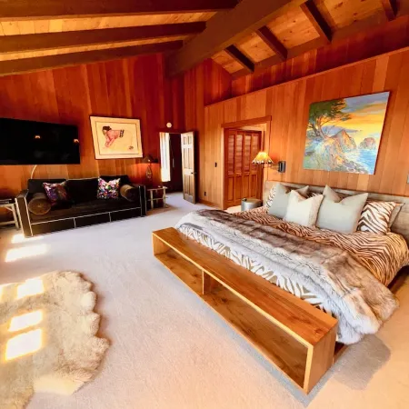 Premium Central Big Sur location, pool & spa, spectacular south views, 5 acres