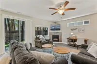 Family-Friendly Flagstaff Retreat w/ Mtn Views, Fireplace, AC, Close to Nau - 4 Sao