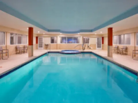 Holiday Inn Express & Suites GRAND RAPIDS-NORTH by IHG Hotels in Walker