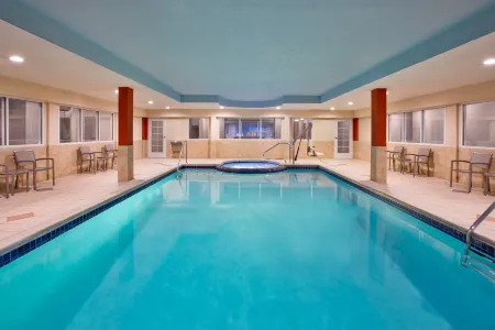 Holiday Inn Express & Suites GRAND RAPIDS-NORTH by IHG