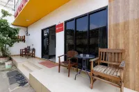 RedDoorz Plus Near Trans Studio Cibubur 2 Hotels in Jatisampurna