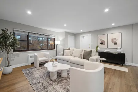 Breathtaking 2BR Near Lake Michigan in Evanston