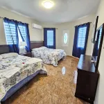 Big Vacation House Hotels near Parque Carlos Martínez Arenales
