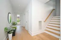 Chic Southampton Getaway w/Heated Pool. Minutes away from village & beach.